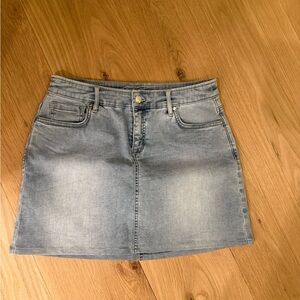 Tommy Bahama sz 8 denim skirt